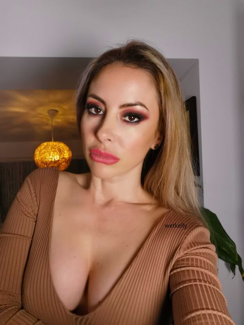 wetkelly
